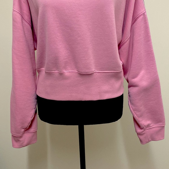 Guess Pink Cropped Crewneck Pullover Monogrammed Arms Sweater - Picture 14 of 16